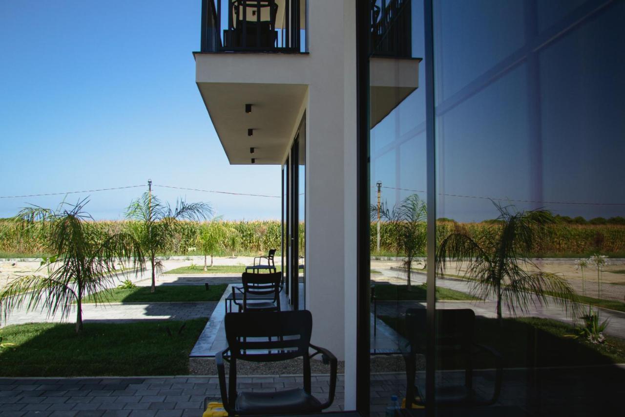 Posh Villas Rrogozhine Esterno foto