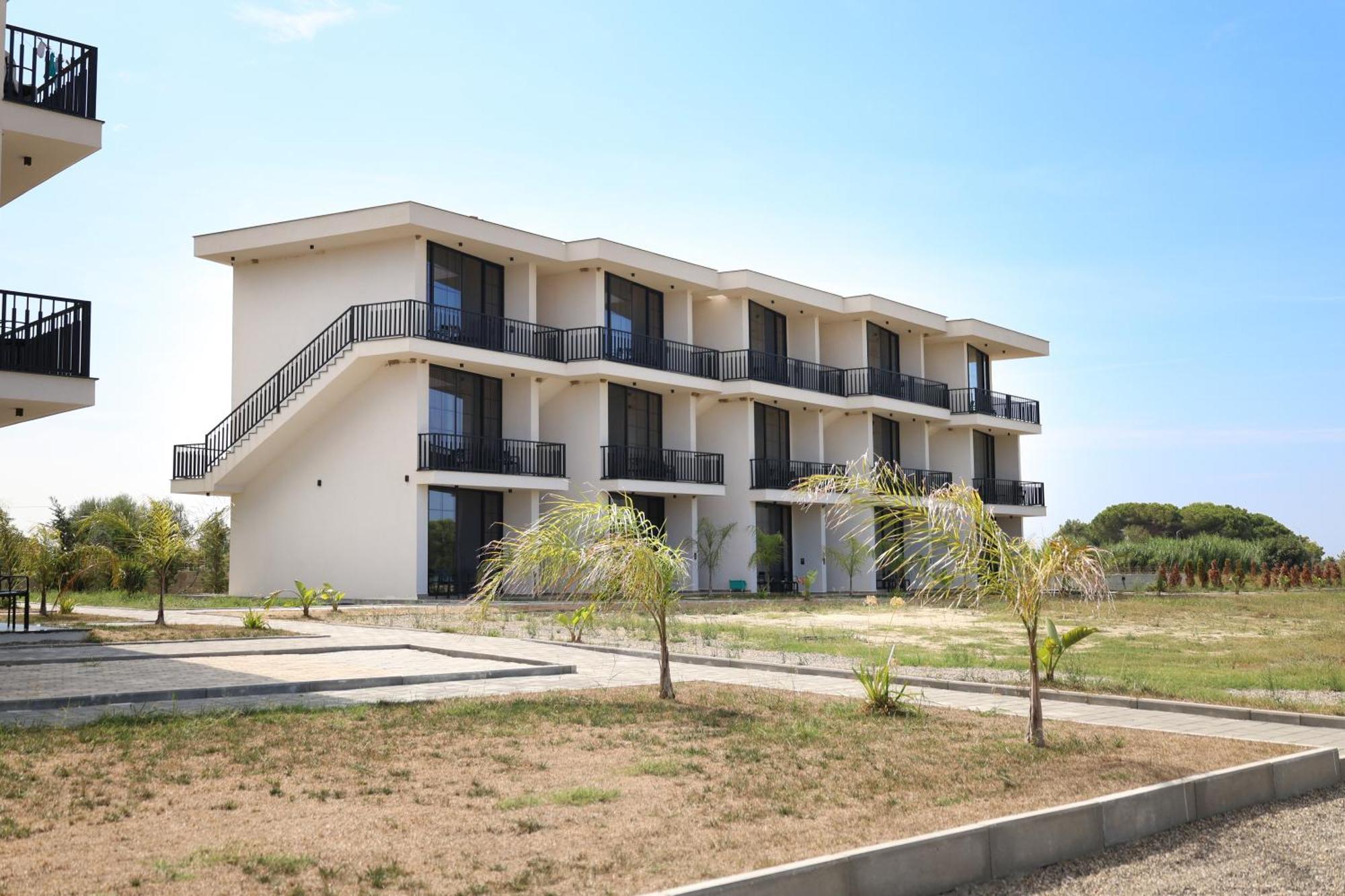 Posh Villas Rrogozhine Esterno foto
